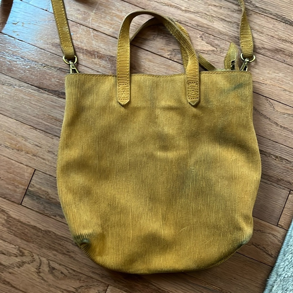 Madewell medium zip top transport bag with removable strap.